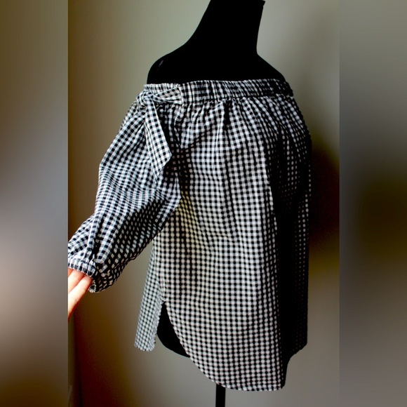 GAP Black and White Checkered Top - Picture 6 of 11